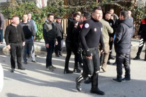Serbest bırakılan taraflar yeniden birbirine girdi: 1 &ouml;l&uuml;
