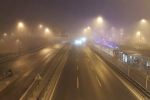 İstanbul'da yoğun sis g&ouml;r&uuml;ş mesafesini d&uuml;ş&uuml;rd&uuml;