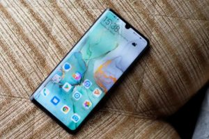 Huawei P30'un &ccedil;er&ccedil;evesi i&ccedil;in a&ccedil;ıklama!
