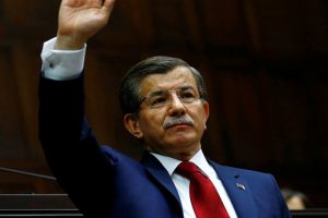 "Davutoğlu'nun &ccedil;ok hızlı bir bi&ccedil;imde harekete ge&ccedil;eceği yolunda bilgiler geliyor"