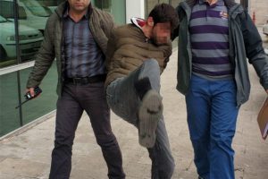Sosyal medya &uuml;zerinden kadınlara şantaj ş&uuml;phelisi yakalandı