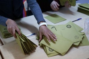 Elazığ'ın Karako&ccedil;an il&ccedil;esi'nde kazanan AK Parti oldu