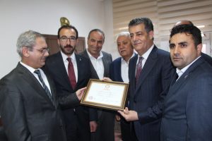 Şırnak'ta AK Partili Yarka, mazbatasını alıp g&ouml;reve başladı