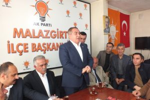 Malazgirt'te 3 oy farkla gelen se&ccedil;im zaferi
