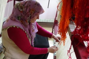 Kadınlardan halı kursuna b&uuml;y&uuml;k ilgi