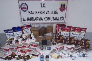 Jandarma ka&ccedil;ak t&uuml;t&uuml;ne ge&ccedil;it vermedi