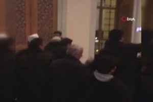 Cumhurbaşkanı Erdoğan &Ccedil;amlıca Camii'nde kandil programına katıldı