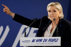 Fransa'da aşırı sağcı Le Pen AP se&ccedil;imleri i&ccedil;in halktan bor&ccedil; istiyor