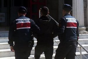 21 yıl hapisle aranan h&uuml;k&uuml;ml&uuml;, parmak izi incelemesiyle yakalandı