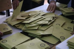 Yeniden yapılan sayımda 6 oy farkla kazandı