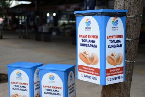 Kumluca'da bayat ekmek kumbarası