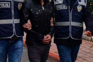 4'&uuml; muvazzaf, 5 askere FET&Ouml;'den g&ouml;zaltı
