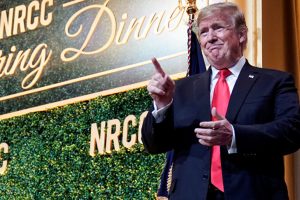 Trump, 'm&uuml;stakbel rakibi'ni tiye aldı