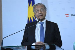 Mahathir, D-8 Genel Sekreteri Ku Jaafar ile g&ouml;r&uuml;şt&uuml;