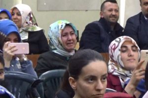 Bursa'da anneler g&ouml;zyaşlarına hakim olamadı