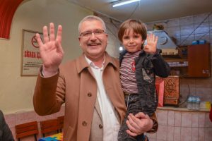 Bursa Karacabey Belediye Başkanı Özkan'dan seçim sonrası iki mahalleye ziyaret