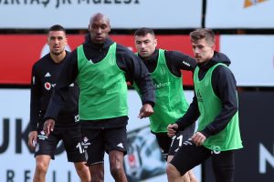 Beşiktaş'ta hazırlıklar s&uuml;rd&uuml;