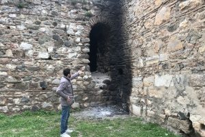 Bursa'da 2 bin 500 yıllık surlara zarar verildi