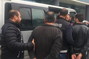 Bursa'da uyuşturucu operasyonu: 5 kişiye g&ouml;zaltı