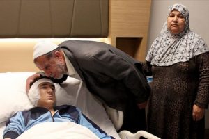 İsrail'in yaraladığı Filistinli Abdulmuti T&uuml;rkiye'de şifa buluyor