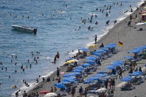 Antalya 3 ayda 571 bin turist ağırladı