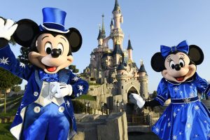 Disney kadın &ccedil;alışanlara daha az maaş vermekle su&ccedil;lanıyor
