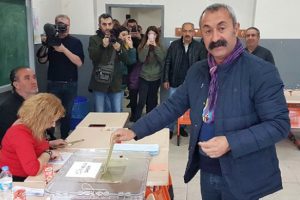 Kom&uuml;nist Başkan, devir işlemini t&uuml;m T&uuml;rkiye ile paylaştı