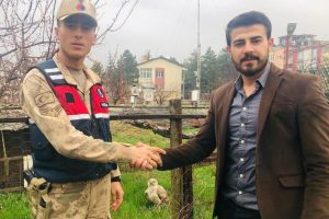 Jandarmadan yaralı kartala şefkat eli