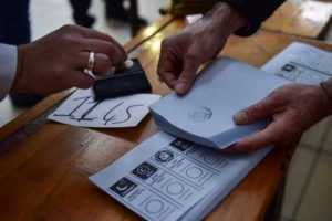 Fatih'te ge&ccedil;ersiz oylar yeniden sayıldı
