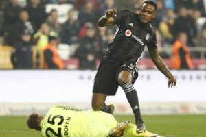 Beşiktaş'ta Larin i&ccedil;in s&uuml;re&ccedil; başladı!