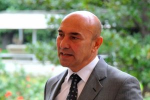 Soyer'den, en y&uuml;ksek oy aldığı sandık b&ouml;lgesine ziyaret