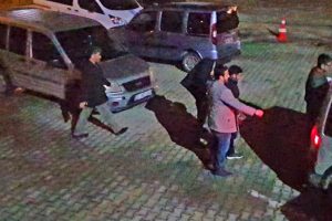 Suriyeli &ccedil;ifti bı&ccedil;aklayıp gasp edenler tutuklandı
