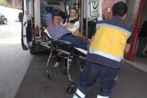 Bursa'da emekli polis, yol verme tartışmasında otob&uuml;s şof&ouml;r&uuml;n&uuml; yaraladı