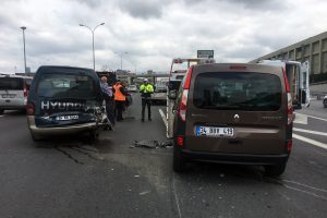 TEM'de zincirleme kaza! Trafik durma noktasına geldi