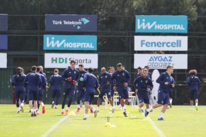 Fenerbah&ccedil;eli futbolcular 'Fener Ol' kampanyasına destek olacak