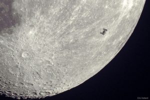 NASA'nın Ay'ın y&uuml;zeyinde bulduğu garip noktanın sırrı belli oldu