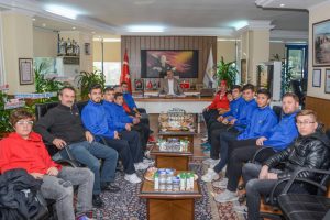 Bursa Karacabey Belediye Başkanı Özkan'dan spora ve sporcuya destek