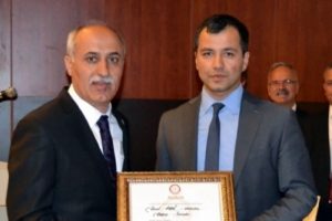Bursa'da yıllardır çalıştığı belediyeye başkan seçildi