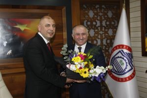 Bursa Orhangazi'de yeni başkan koltuğa oturdu