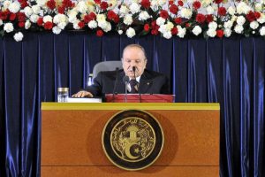 Buteflika'nın istifasıyla Cezayir'i bekleyen anayasal s&uuml;re&ccedil;
