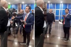 CHP'li vekil Mahmut Tanal A Haber canlı yayınını bastı