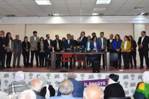 HDP'nin kutlama programında skandal ter&ouml;r propagandası g&ouml;r&uuml;nt&uuml;s&uuml;