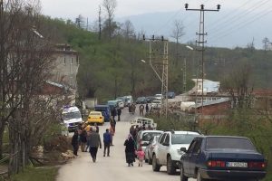 10 metrelik y&uuml;kseklikten yuvarlanan kadın can verdi!