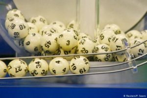 Kitap arasında unutulan loto biletine b&uuml;y&uuml;k ikramiye