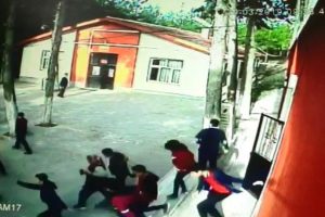 Acıpayam'daki depremde &ouml;ğrencilerin korku anları kamerada