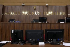 FET&Ouml; &ouml;rg&uuml;t mensubuna Kur'an-ı Kerim'i yaktırmış
