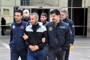 6 DEAŞ ş&uuml;phelisine tutuklama
