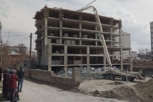 Beton d&ouml;kme sırasında feci kaza! 1 &ouml;l&uuml;
