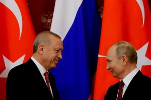 Uşakov: Putin ve Erdoğan, T&uuml;rkiye'ye S-400 tedarikini masaya yatıracak