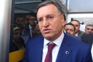 Hatay B&uuml;y&uuml;kşehir Belediye Başkanı Savaş, mazbatasını aldı